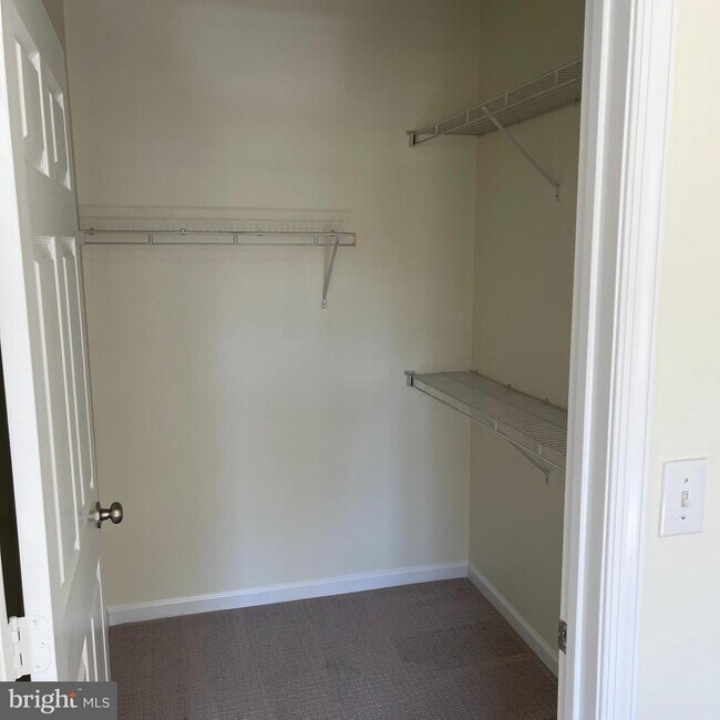 12957 Centre Park Cir-Unit -204 in Herndon, VA - Building Photo - Building Photo