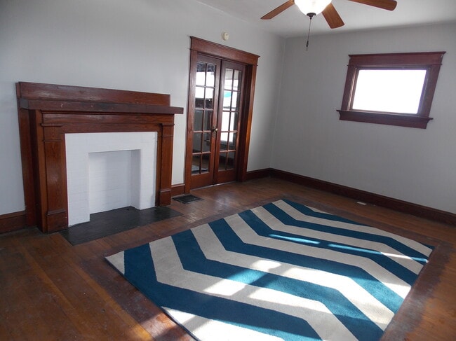 3611 Maple St, Unit 1st floor