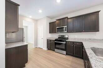 15415 Maple Ter Dr in Conroe, TX - Foto de edificio - Building Photo