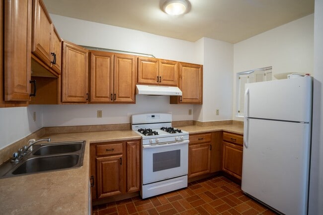 919 Plum St in Erie, PA - Building Photo - Building Photo