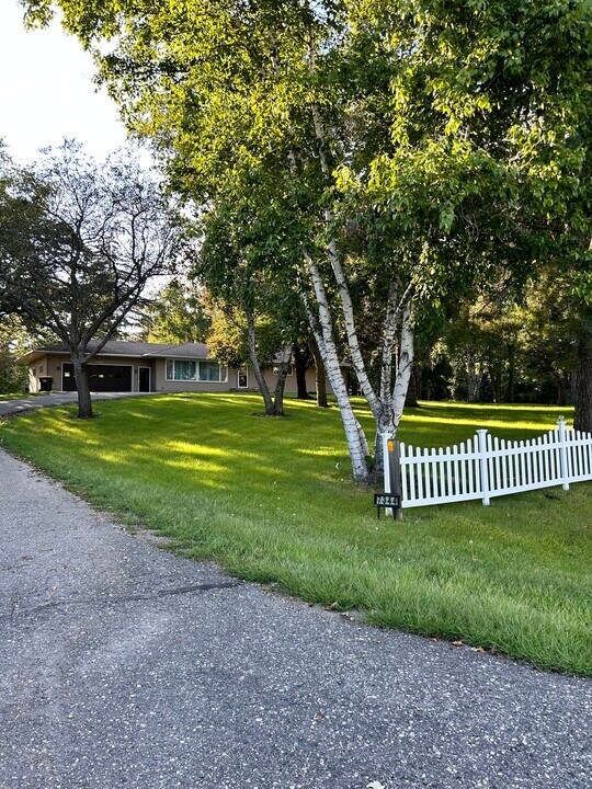 7344 26th St NE in Willmar, MN - Building Photo