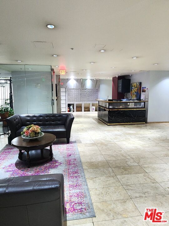 625 S Berendo St in Los Angeles, CA - Building Photo - Building Photo