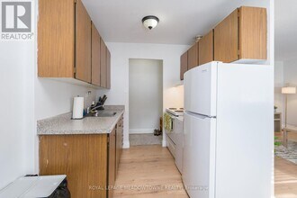 8 Cherry St in Halton Hills, ON - Building Photo - Building Photo