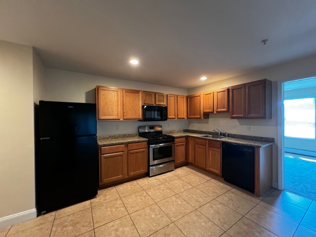 9 Jenna Ln in Milton, VT - Foto de edificio - Building Photo