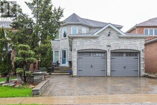 132 Larratt Ln in Richmond Hill, ON - Building Photo