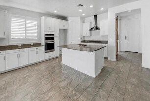 6418 W Mark Ln in Phoenix, AZ - Building Photo