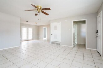 1212 Cavender Dr in Hurst, TX - Building Photo - Building Photo