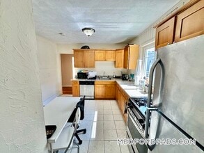 227 Boston Ave in Medford, MA - Building Photo - Building Photo