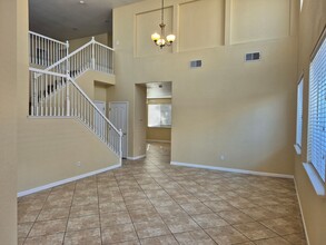 400 Aviator Cir in Sacramento, CA - Building Photo - Building Photo