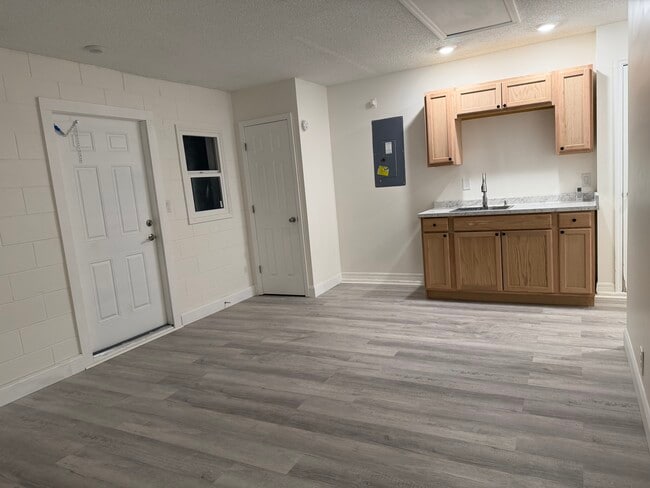 1353 Blythe Ave, Unit 1