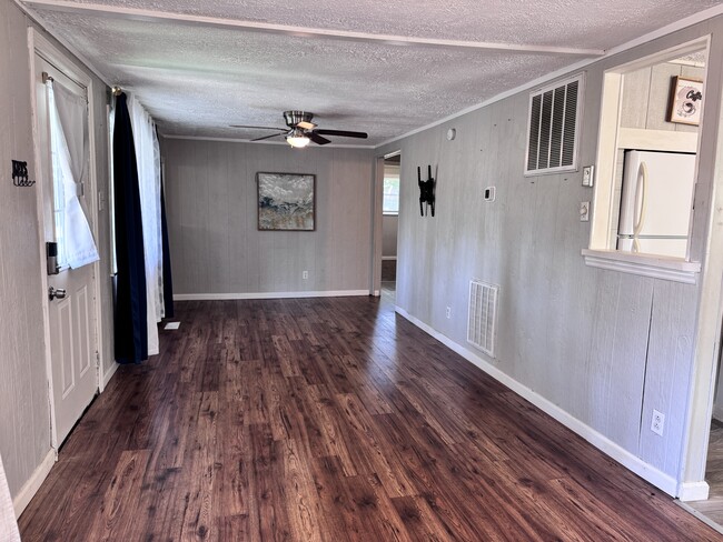 233 Barbara Ave in Midway Park, NC - Building Photo - Building Photo