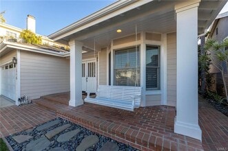 1340 1st St in Manhattan Beach, CA - Foto de edificio - Building Photo