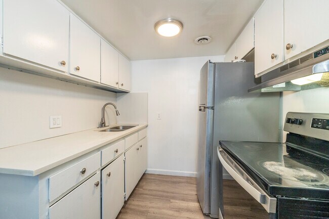 Tempe Terrace in Tempe, AZ - Building Photo - Interior Photo