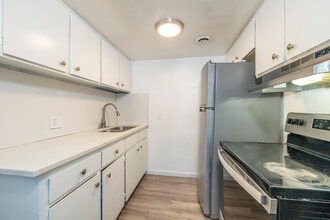 Tempe Terrace in Tempe, AZ - Building Photo - Interior Photo