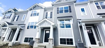 8768 Clover Ln in Saint John, IN - Building Photo