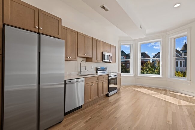 2245 Eutaw Pl in Baltimore, MD - Building Photo - Building Photo