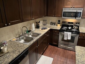 460 Seven Farms Drive in Charleston, SC - Building Photo - Building Photo
