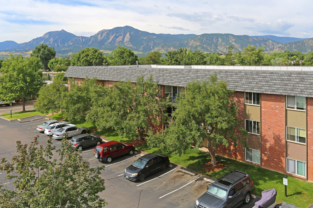 Glenlake in Boulder, CO - Building Photo