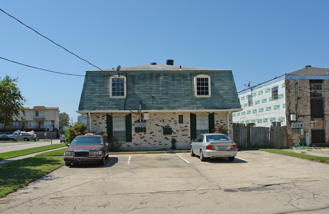 2500 Richland Ave in Metairie, LA - Building Photo