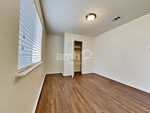 2738 Springstone Dr in Spring, TX - Foto de edificio - Building Photo