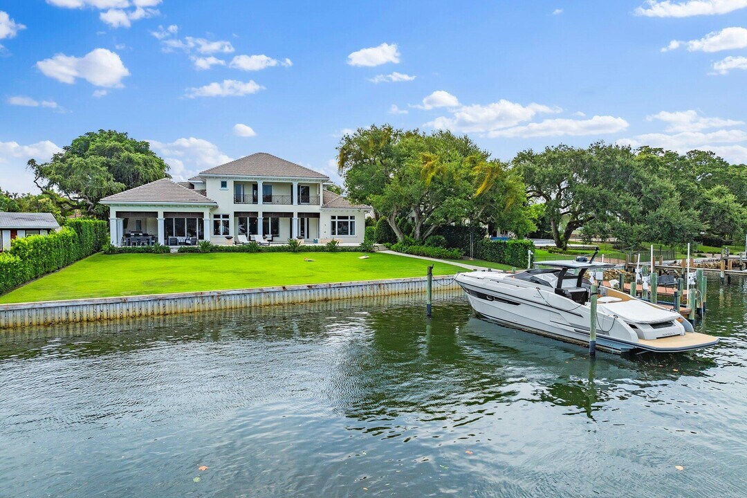 13209 Rolling Green Rd in North Palm Beach, FL - Building Photo