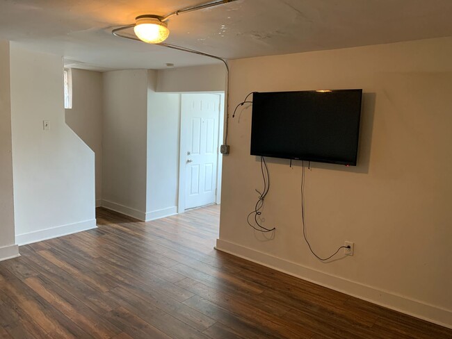 372 S Bouquet St in Pittsburgh, PA - Building Photo - Building Photo