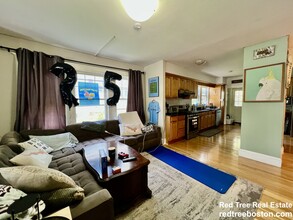 37 North Crescent Circuit, Unit 37 in Boston, MA - Foto de edificio - Building Photo
