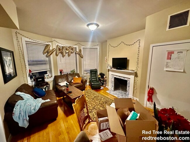 17 Highgate St, Unit 4 in Boston, MA - Building Photo - Building Photo