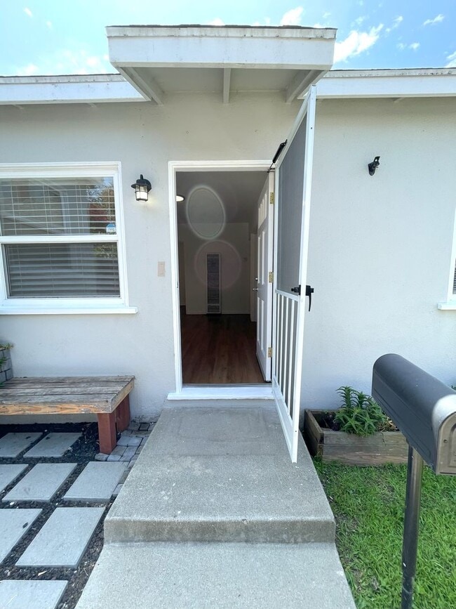 854-858 Penn St in El Segundo, CA - Foto de edificio - Building Photo