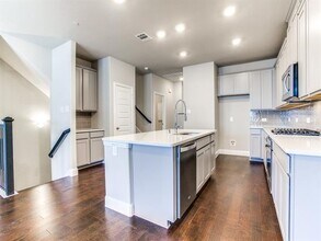 7817 Sunset Blvd in Rowlett, TX - Foto de edificio - Building Photo