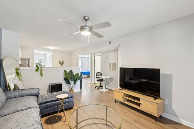 3504 Carlson Bay Ct