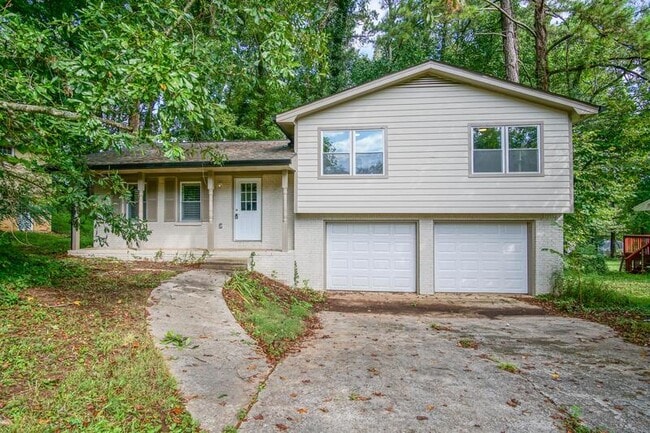 property at 3309 Poplar Dr