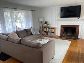 39 Sunrise Ave in Trumbull, CT - Building Photo - Building Photo