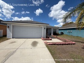 11223 Southwind Lake Dr in Gibsonton, FL - Building Photo