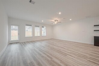 3018 Skyline Mesa Dr in Houston, TX - Foto de edificio - Building Photo