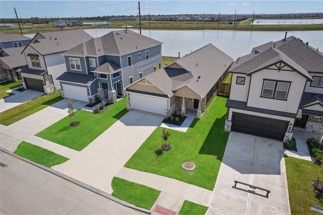 property at 1122 Elsinore Dr