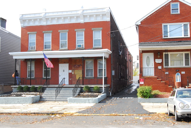 419 High St in Perth Amboy, NJ - Building Photo - Building Photo