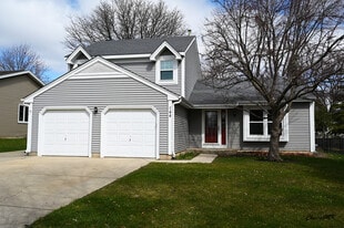 744 Concord Dr in Crystal Lake, IL - Building Photo