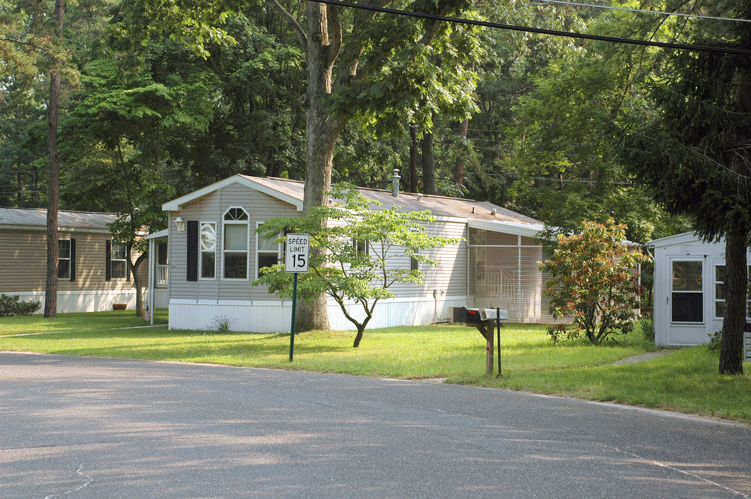 Allenwood Mobile Estates in Shamong, NJ - Building Photo