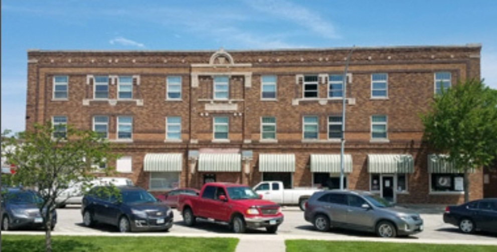 103 1st Ave NE, Unit 13A in Clarion, IA - Building Photo