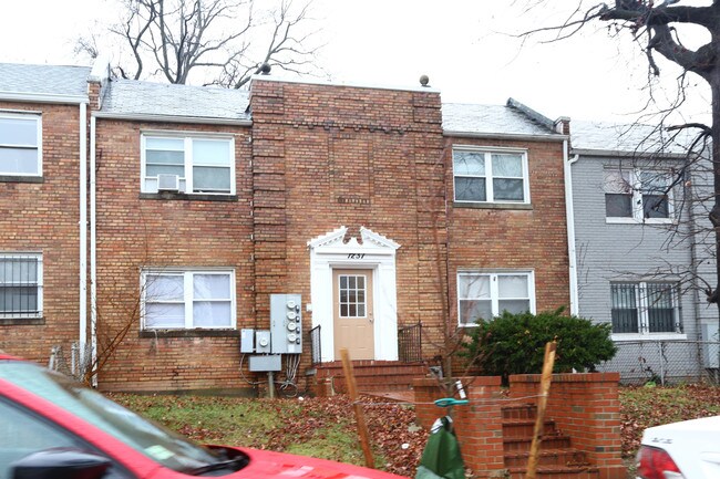 1237 Raum St Ne in Washington, DC - Building Photo - Building Photo