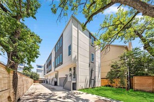 1111 W 21st St in Houston, TX - Building Photo