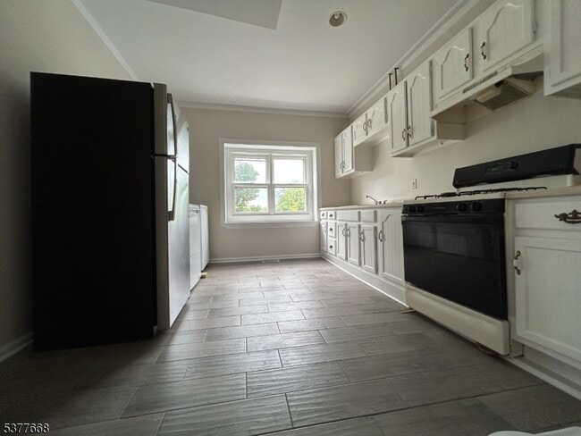 135 W Chrystal St in Dover, NJ - Building Photo - Building Photo