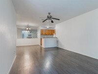 10713 Braes Bend Dr in Houston, TX - Building Photo - Building Photo