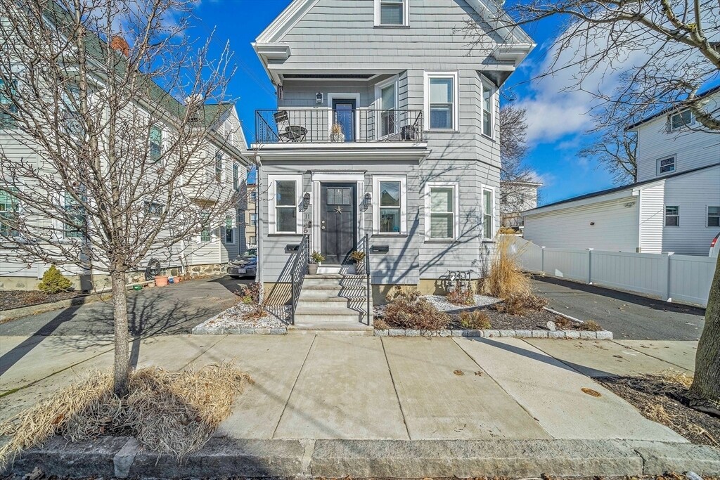 11 Mason St in Everett, MA - Building Photo