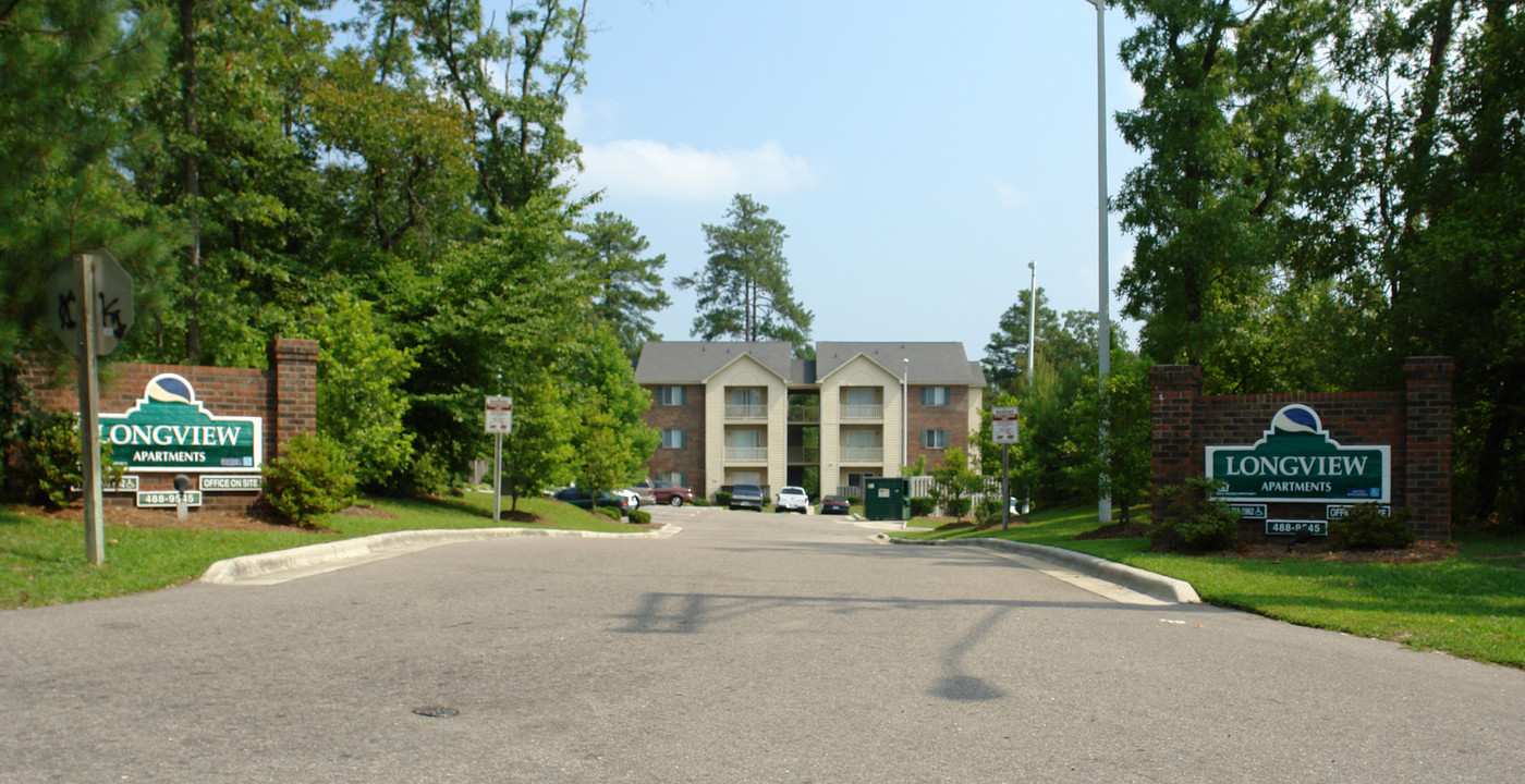 Longview Apartments in Fayetteville, NC - Building Photo