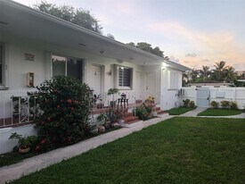 1365 NE 111th St in Miami, FL - Building Photo