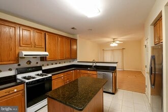 34 Windsor Pond Rd in West Windsor Township, NJ - Building Photo - Building Photo