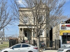 3336 W Chicago Ave in Chicago, IL - Building Photo