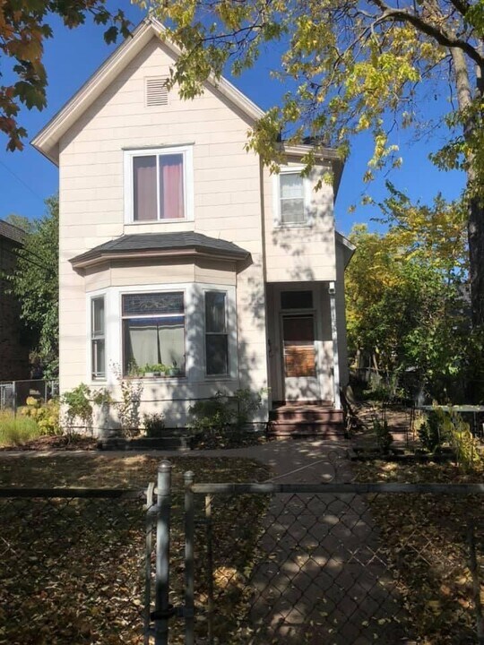 1310 W 28th St, Unit #4 in Minneapolis, MN - Building Photo